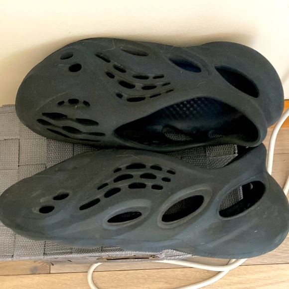 Yeezy foam runner Sz 10 - Picture 1 of 3